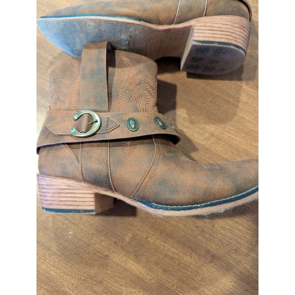 Natural Reflections Women's Ankle Boots Brown Faux Leather Perforated Size 8 1/2 - Picture 2 of 8